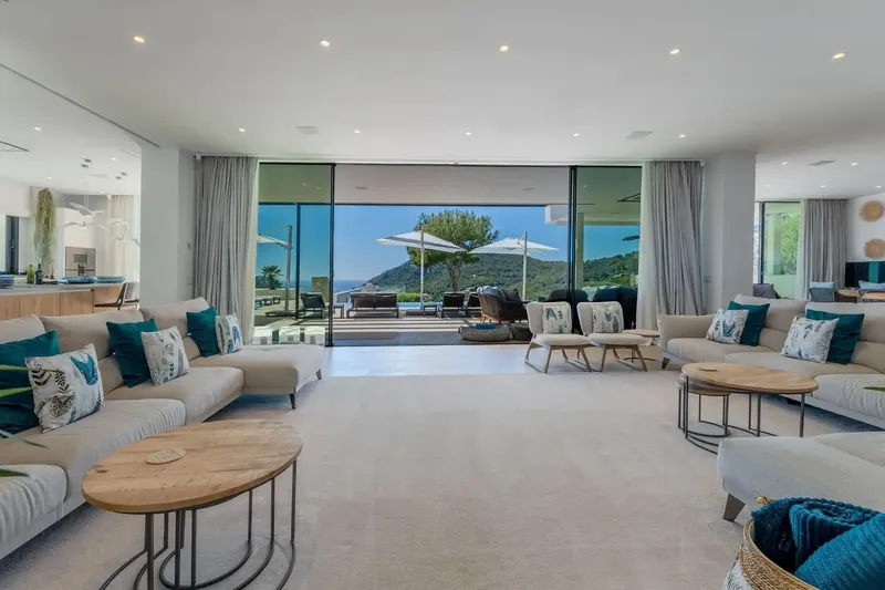 Welcome to an Unmatched Property: A Luxurious Villa That Will Take Your Breath Away. Nestled in an Exclusive Area, This Hideaway of 3,899 — photo 12