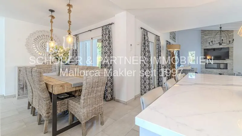 220m² villa with 5 rooms, 4 bathrooms and pool for sale — photo 12