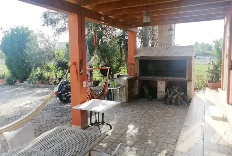 Beautiful 3-bedroom villa in the rural area of Playa de Alcudia with adult and children's pools and private parking. Located — photo 4