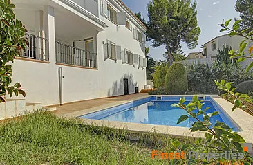 Single-family house with 5 bedrooms in Paguera for rent — photo 1