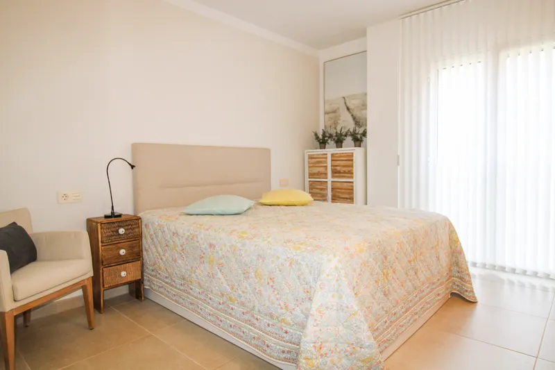Ref.2470A – Exclusive penthouse in a well-maintained complex with pool and garden — photo 9