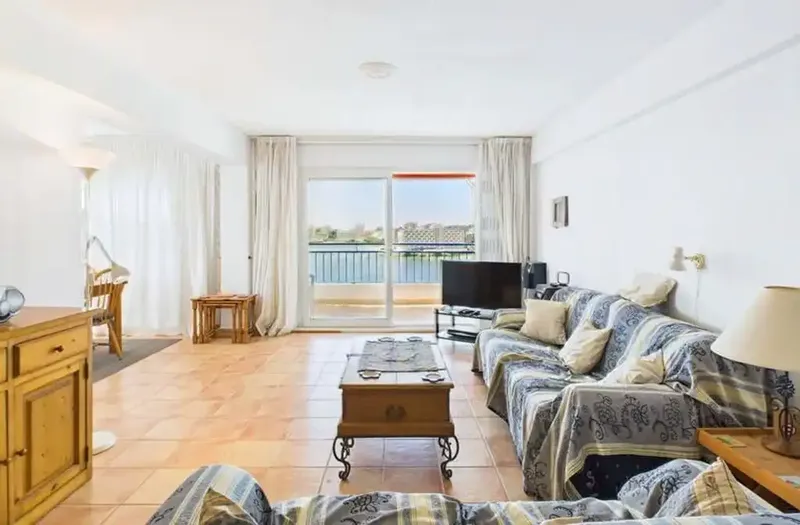 Penthouse on the front line with impressive sea and beach views in Palmanova — photo 6