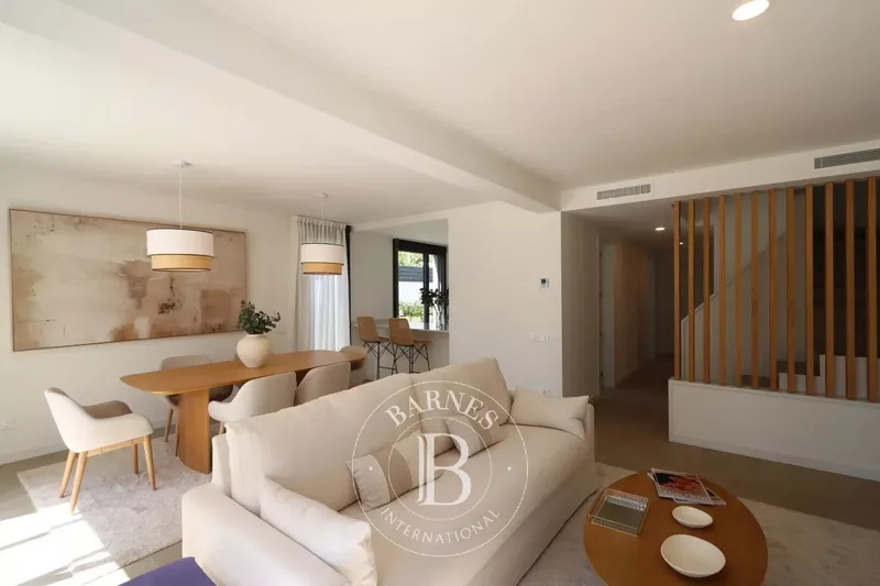Modern 4-Bedroom House with Pool and Garden in Puig de Ros — photo 4