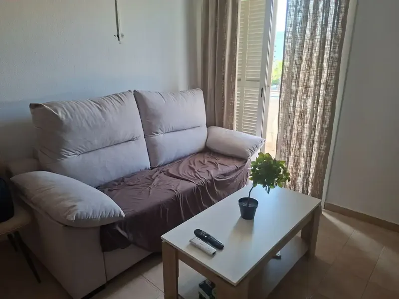 Bonito apartamento de una habitación amplia con cama de 1.90x 2, con armario empotrado y totalmente amueblado con muebles modernos y recién — photo 9