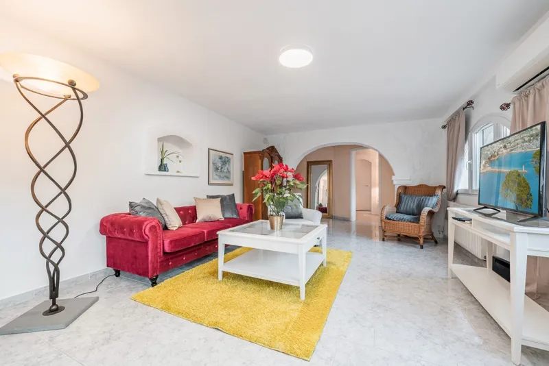 Santa Ponsa quiet location house for sale with good rental potential and easily maintained gardens — photo 5