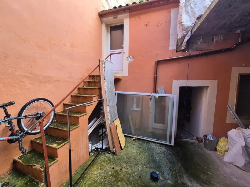 Amplia propiedad de obra nueva con gran potencial en Manacor. EL PRECIO CON LA PARTE DE ARRIBA YA REFORMADA ES DE 560000€ Y SIN REFORMAR 510 — photo 7