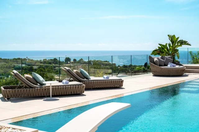 Luxury villa in Bendinat with panoramic sea views — photo 1