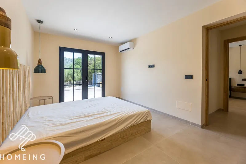 Finca rustica con casa recién reformada con estilo moderno y con piscina — photo 12
