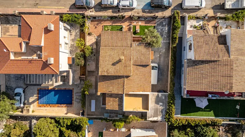 Descubre esta acogedora vivienda unifamiliar orientada al sur, situada en el popular pueblo pesquero de Porto Colom, en la costa sureste de  — photo 5