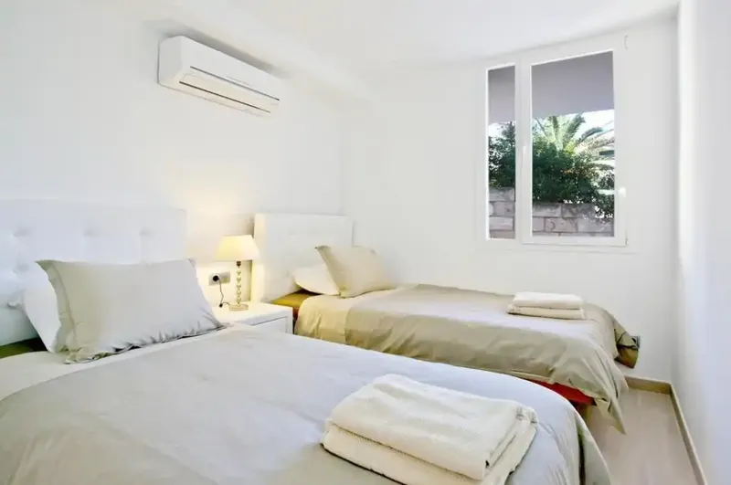 Ground floor apartment for sale in Puerto Andratx, elegantly renovated and located just opposite the prestigious — photo 6