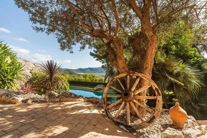 Luxurious Mallorcan country house on a large, flat plot with great views — photo 3
