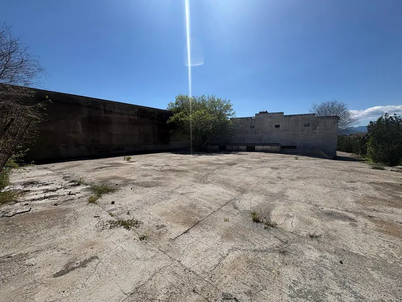 Industrial warehouse of 682 m² in Muro — photo 5