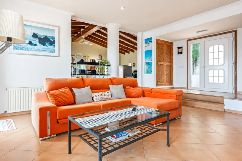 Exposed villa with holiday rental license, pool, parking space and fantastic sea views — photo 4