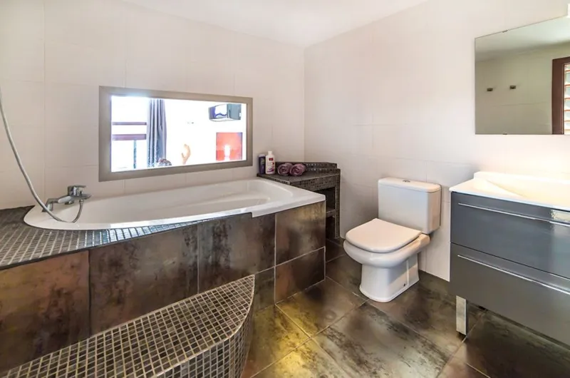 Modern and spacious town house with pool possibilities in Ses Salines — photo 12