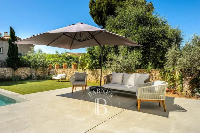 Designer Home in Old Bendinat with Rooftop Solarium and Sea Views — photo 4