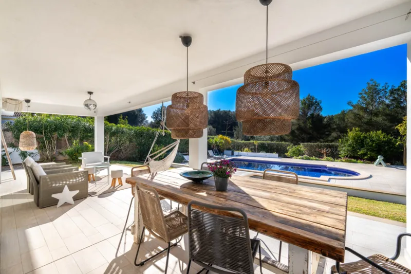 Stylish villa with pool and garden in quiet residential area - Villa with pool and garden (12659) — photo 5