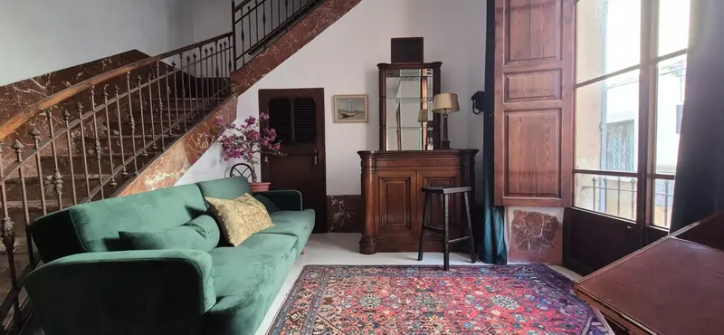 In one of the quietest and most pleasant areas of central Alaró, this townhouse offers an exceptional combination of space, light — photo 3