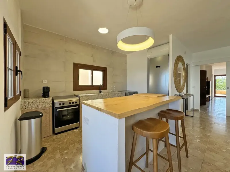Fincas Roque Inmobiliaria is proud to present this impressive single-family villa located in a privileged location, on the first line — photo 7