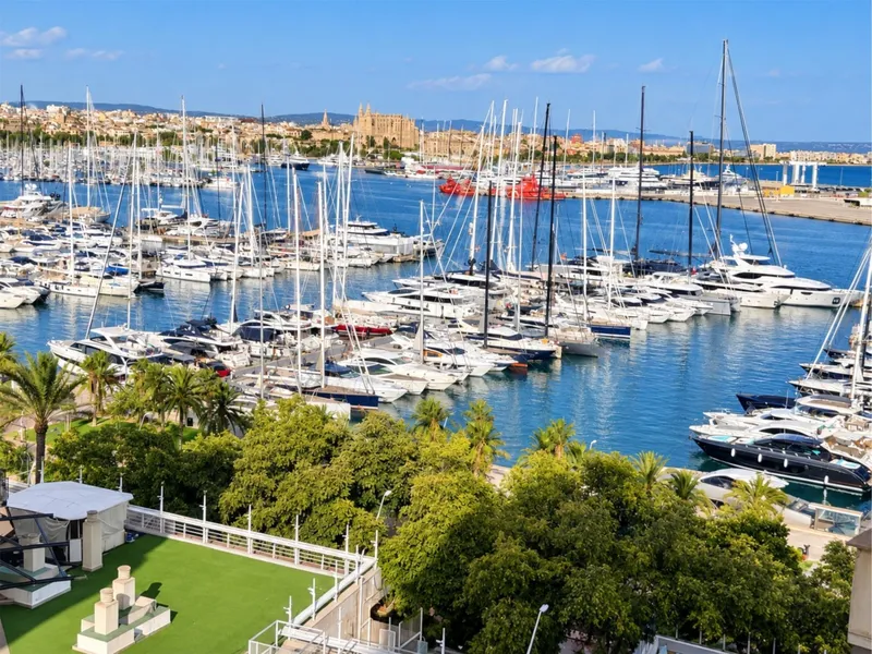 Piso con terraza y vistas al puerto en el Paseo Marítimo de Palma — photo 2