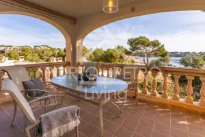 Ref. PRO212 – Spacious ground floor apartment in prime location with fantastic views of the marina Porto Petro, the open sea and the mountains — photo 1