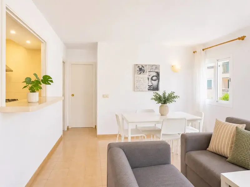 100% Financing. Cozy Apartment a Step from the Beach — photo 1