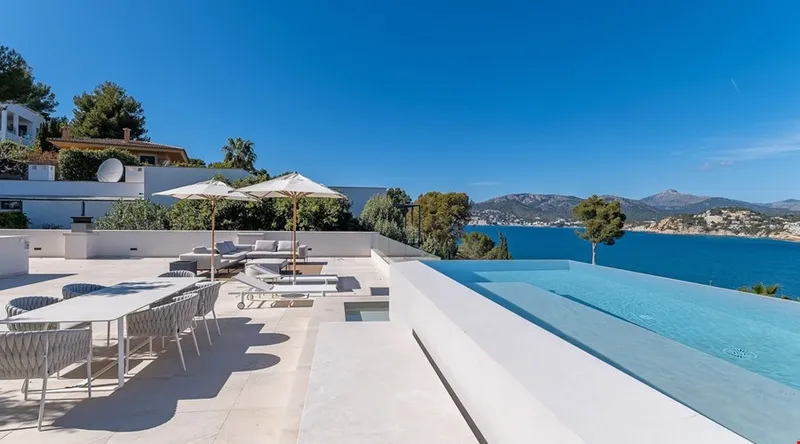 Architectural masterpiece with dual pools and panoramic vistas for sale in Santa Ponsa — photo 1