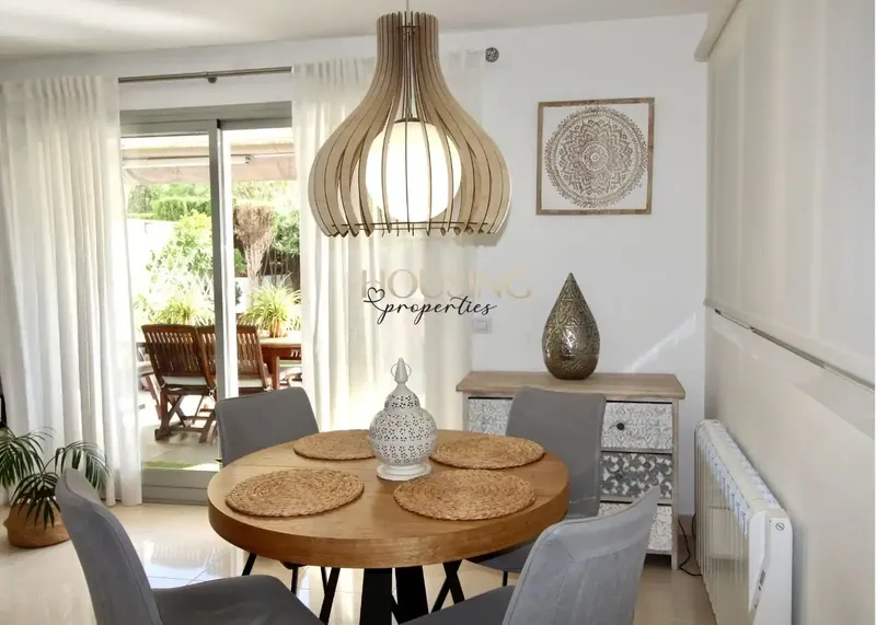 PLANTA BAJA CON TERRAZA Y JARDIN EN RESIDENCIAL CON PISCINAS — photo 10