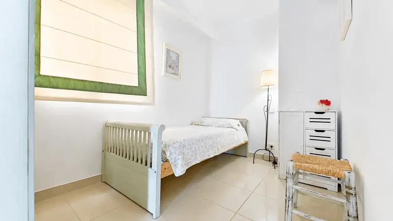 Exclusive apartment for rent on the seafront with spectacular sea views in Cala Millor — photo 9