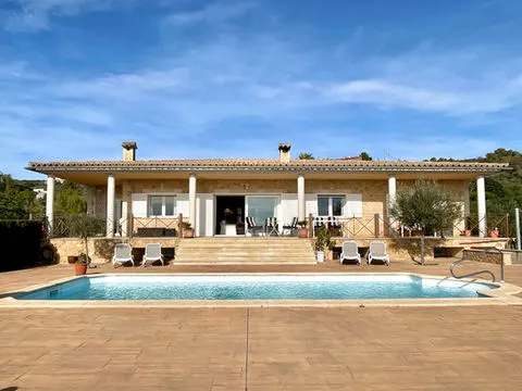 Villa for sale in Puntiró with incredible views and holiday license — photo 3