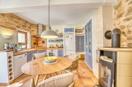 Mediterranean townhouse with idyllic patio in Capdepera — photo 11