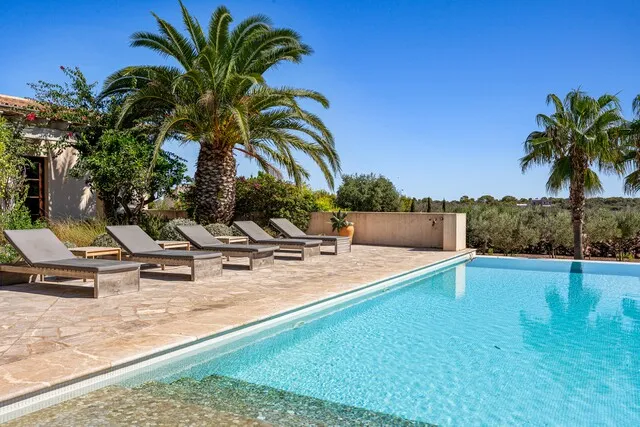 Villa with rental license and tennis court for sale near Ses Salines, Mallorca — photo 3
