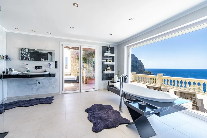 Villa with Guest Apartment for Sale in Port Andratx — photo 9
