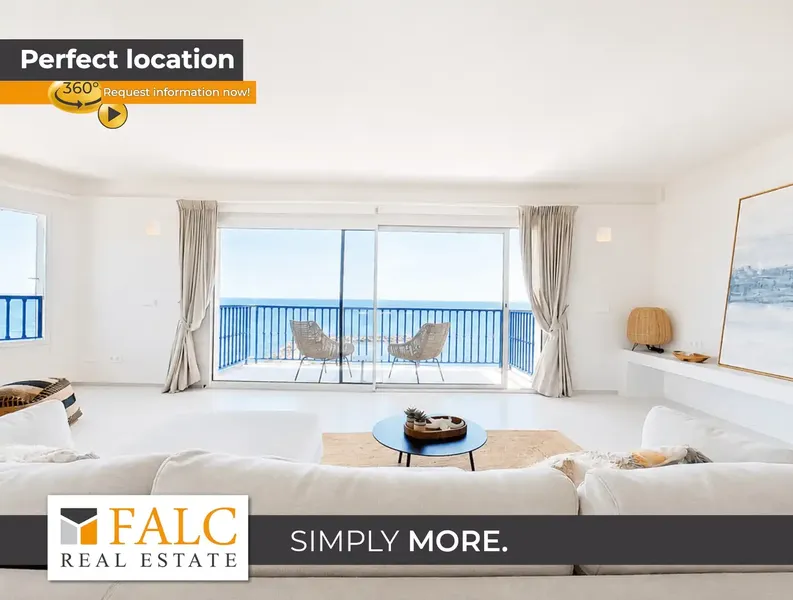 Extraordinary flat in a privileged location in Cala Bona — photo 1