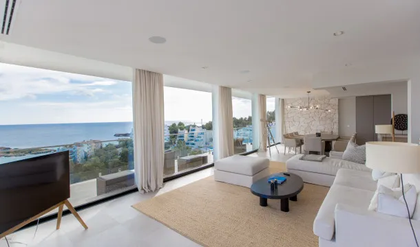 Nice spacious renovated apartment with panoramic sea views in Illetas — photo 12
