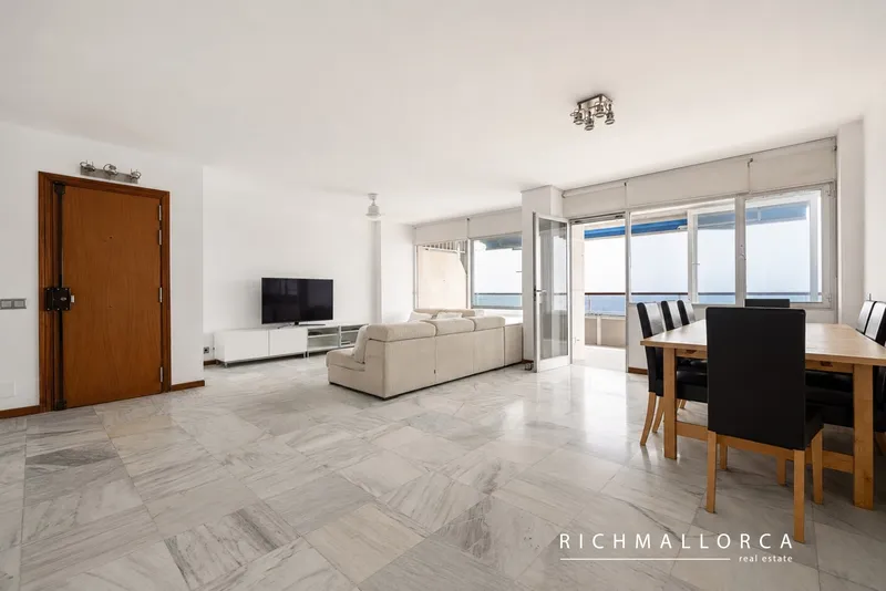 Seafront Apartment with Panoramic Sea Views, Pool and Excellent Potential in Sant Agustí — photo 2