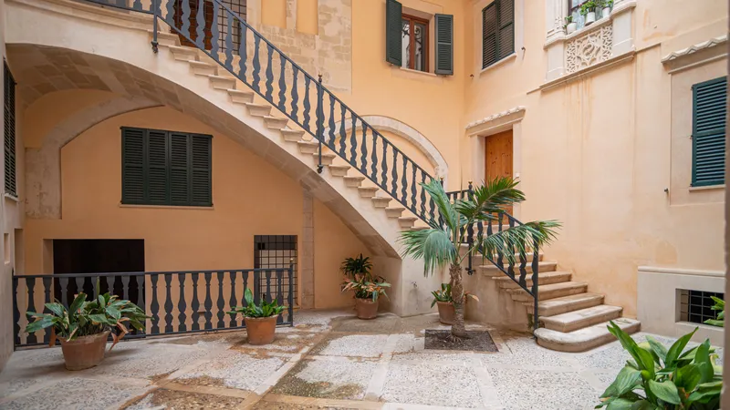 Beautiful duplex apartment in the heart of the old town of Palma — photo 2