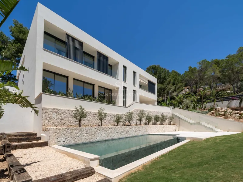 Modern Villa for Sale in Camp de Mar — photo 1