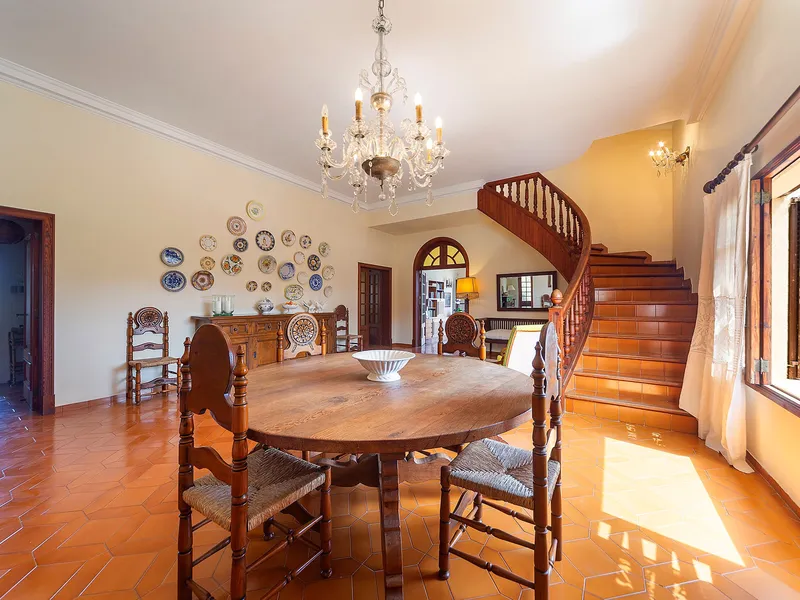 Villa with private access to the beach in Malpás available for rent — photo 5