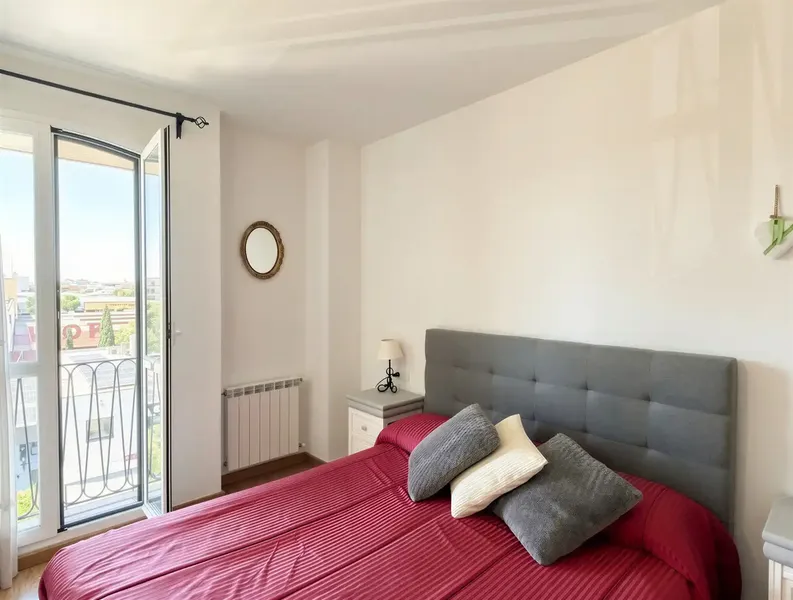 This spacious apartment is located in a well-maintained residential complex in an attractive area of Palma, combining comfort, space, and u — photo 3