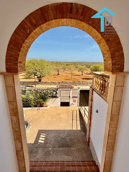 Long-term rental from 1 to 5 years · 6 bedrooms · Private pool · 360 m2 — photo 4