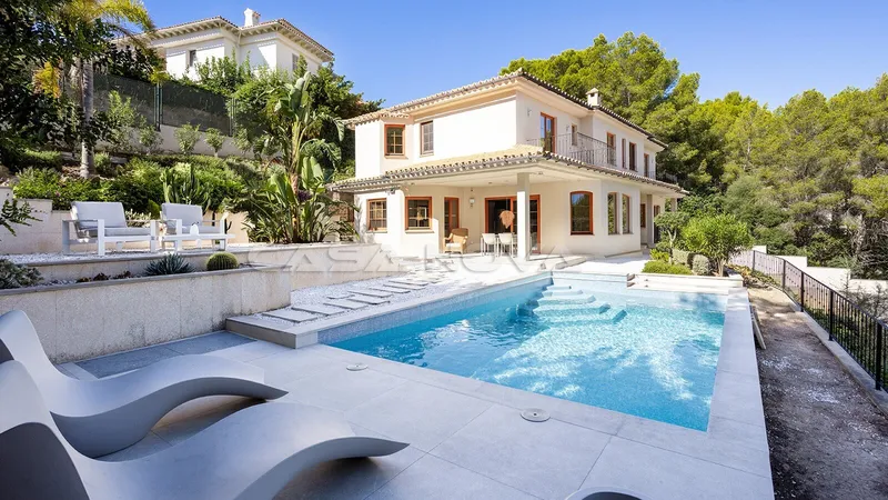 Elegante Villa mit Pool und Garten — photo 1