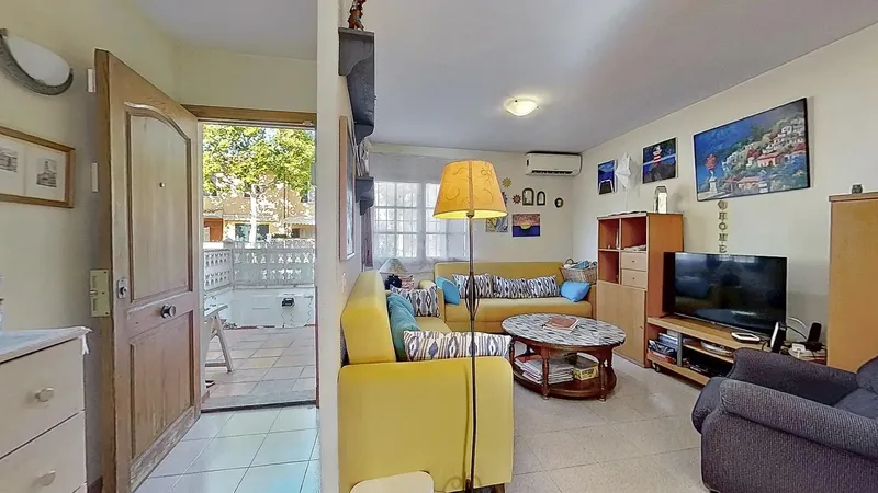 In Secar de la Real, one of the quietest residential areas in the north of Palma, is this townhouse built in 1990, distributed — photo 5