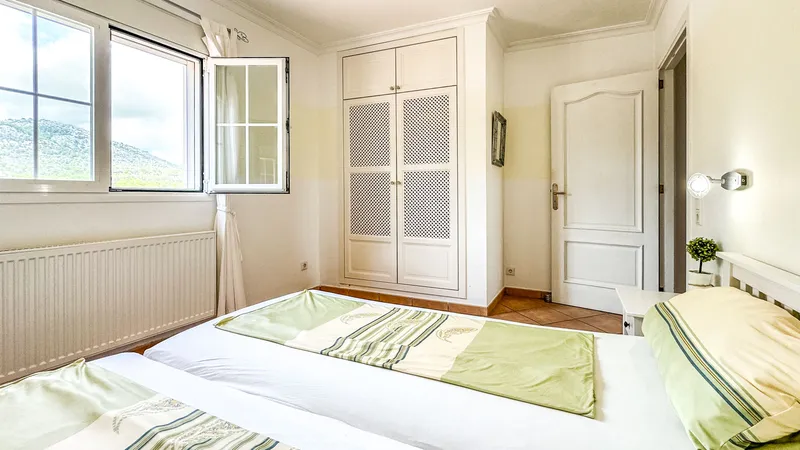 Sunny apartment with garden and separate studio near the beach — photo 10