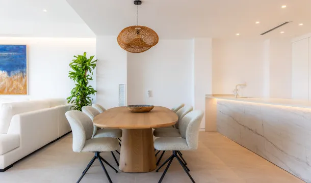 Modern apartment on the seafront promenade in Palma — photo 9