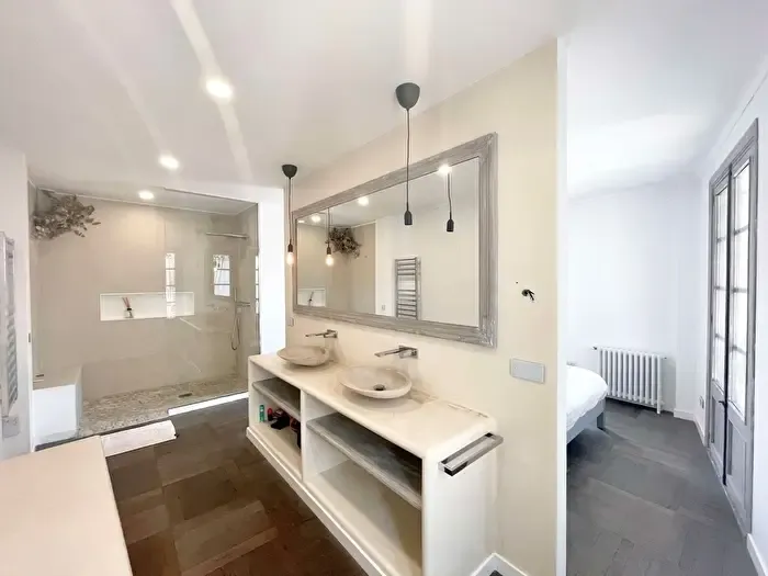 Piso de 2 habitaciones en alquiler en Centre, La Llotja Born — photo 2