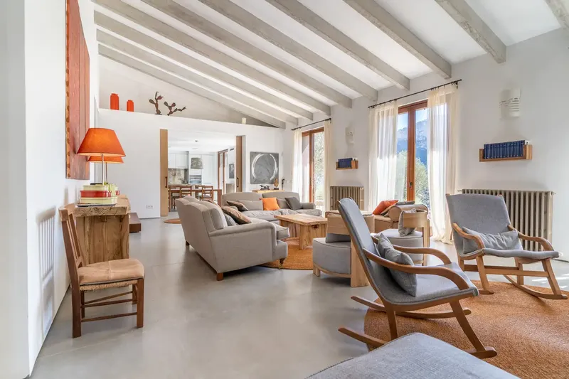 This exceptional finca with a plot of approx. 42,000 m² is located in a spectacular natural paradise between Orient and Alaró, in — photo 6