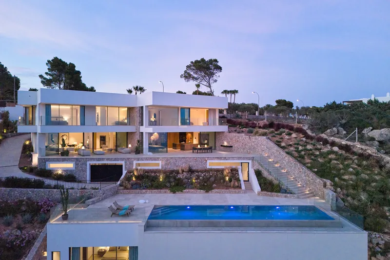 Unique property with private sea access in Sol de Mallorca - Marcel Remus Real Estate — photo 1