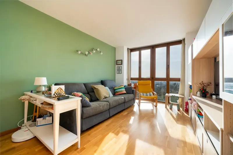 Discover this impressive duplex located in the quiet town of Vilafranca de Bonany. Built in 2008, this property is — photo 2