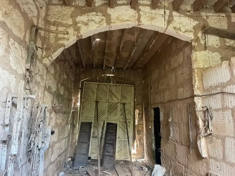 House with garden and patio to renovate — photo 3
