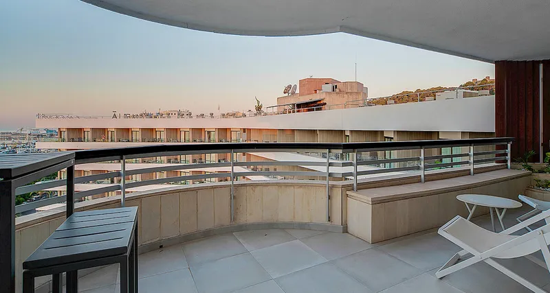 Modern luxury penthouse directly on Paseo Maritimo with views over Palma Marina — photo 7